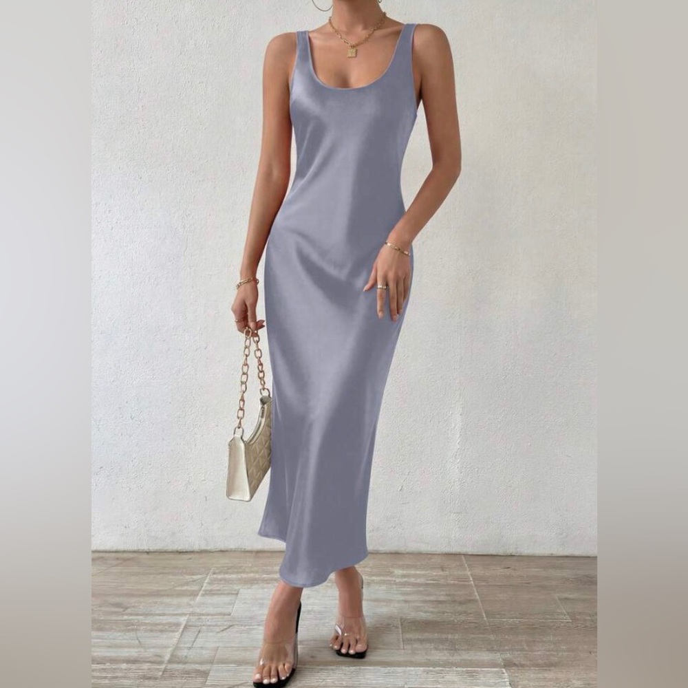 Sleek Gray Scoop Neck Maxi Dress